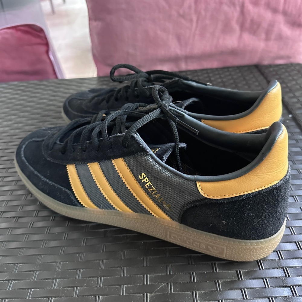 Adidas Spezial Black and Gold Men's Shoes Excellent Condition